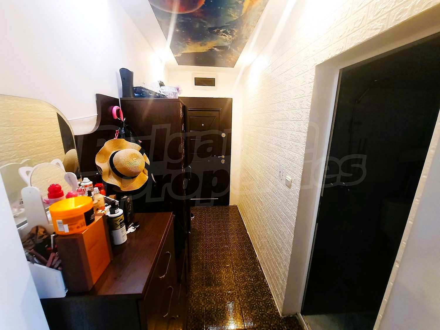 Gallery Picture 12