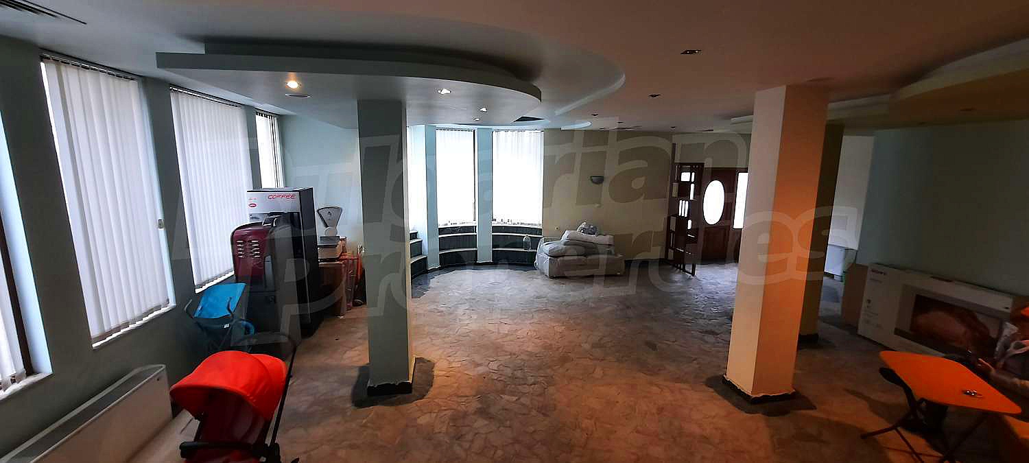 Gallery Picture 8