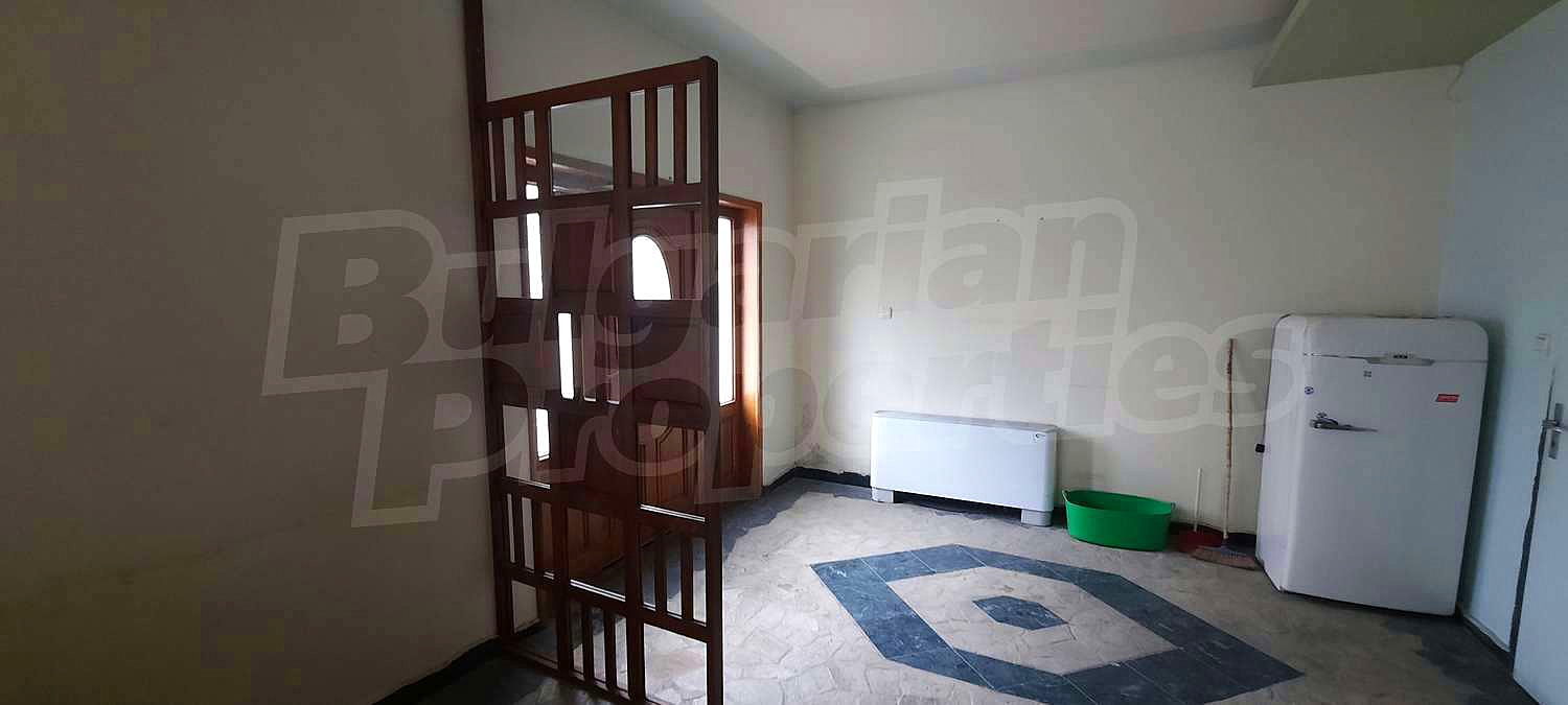 Gallery Picture 9