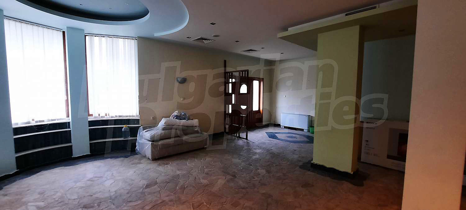 Gallery Picture 7