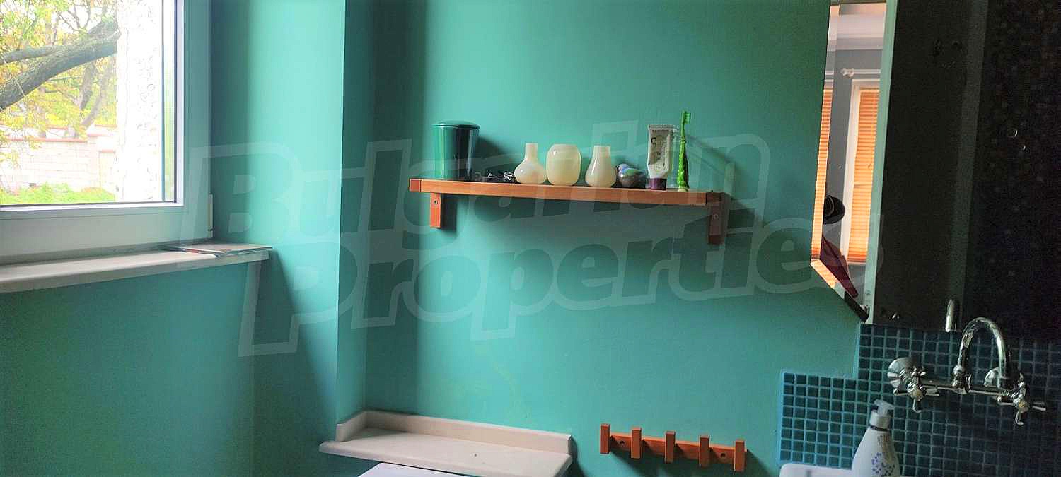 Gallery Picture 10