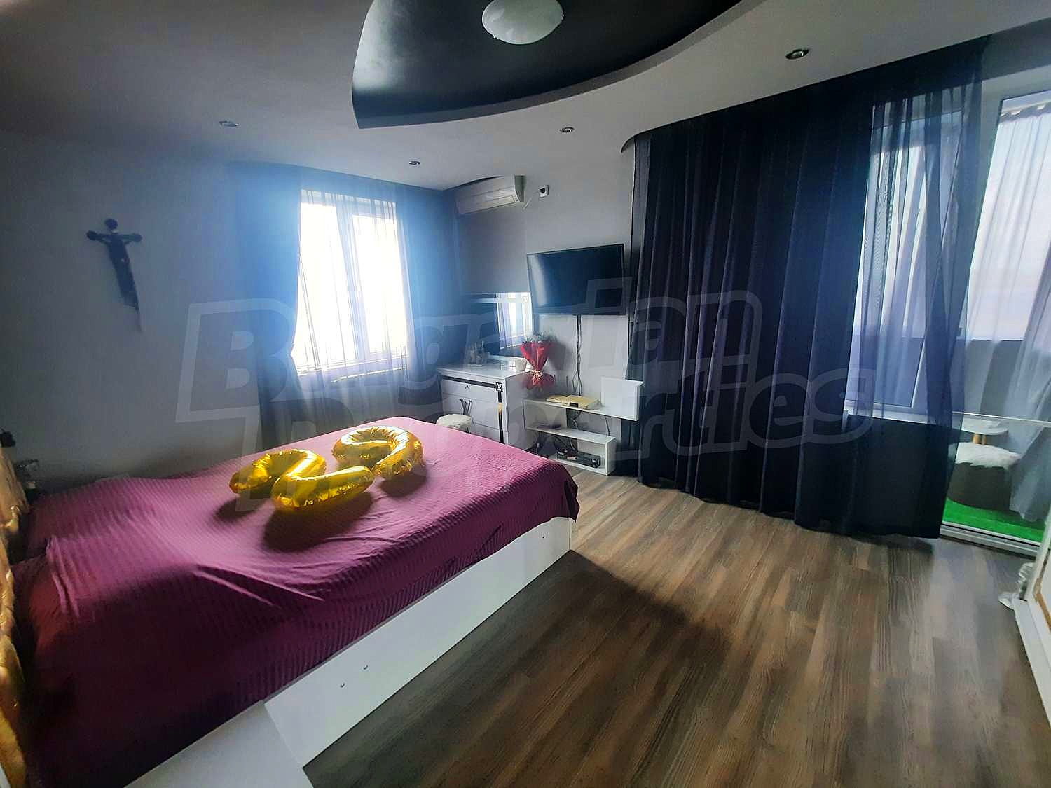 Gallery Picture 5