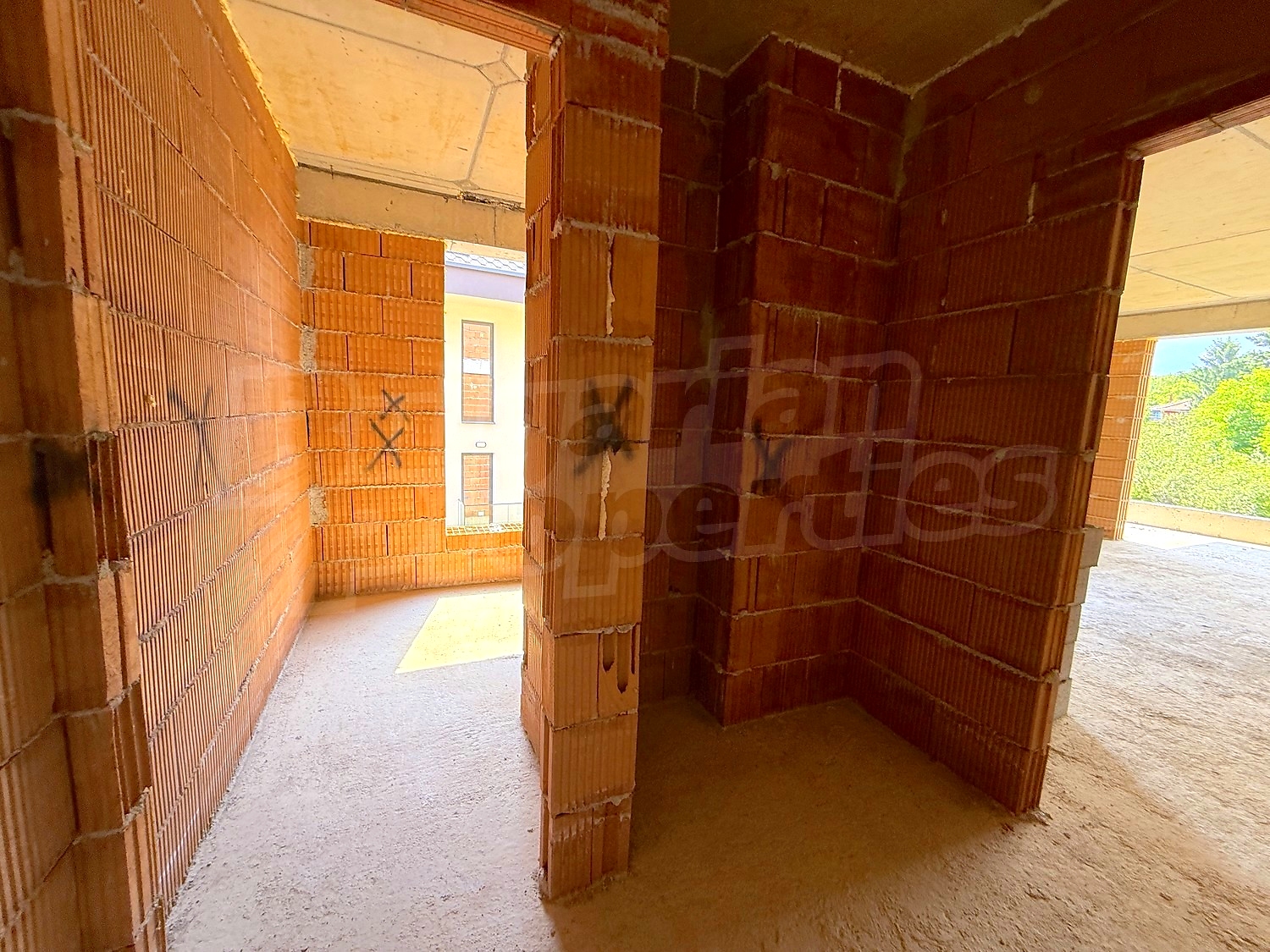 Gallery Picture 21