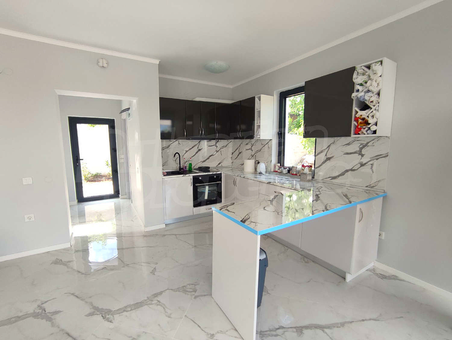 Gallery Picture 5