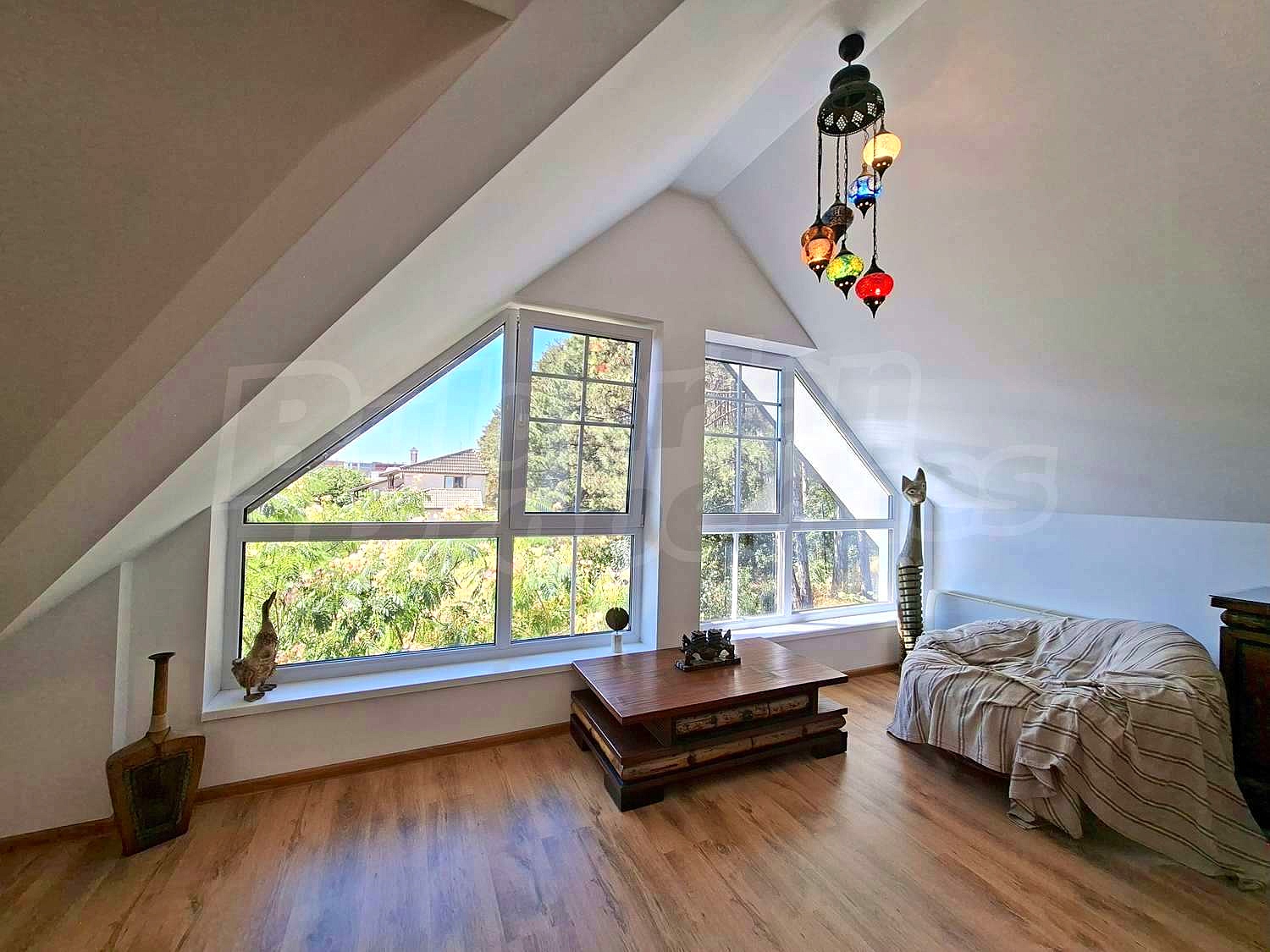 Gallery Picture 10
