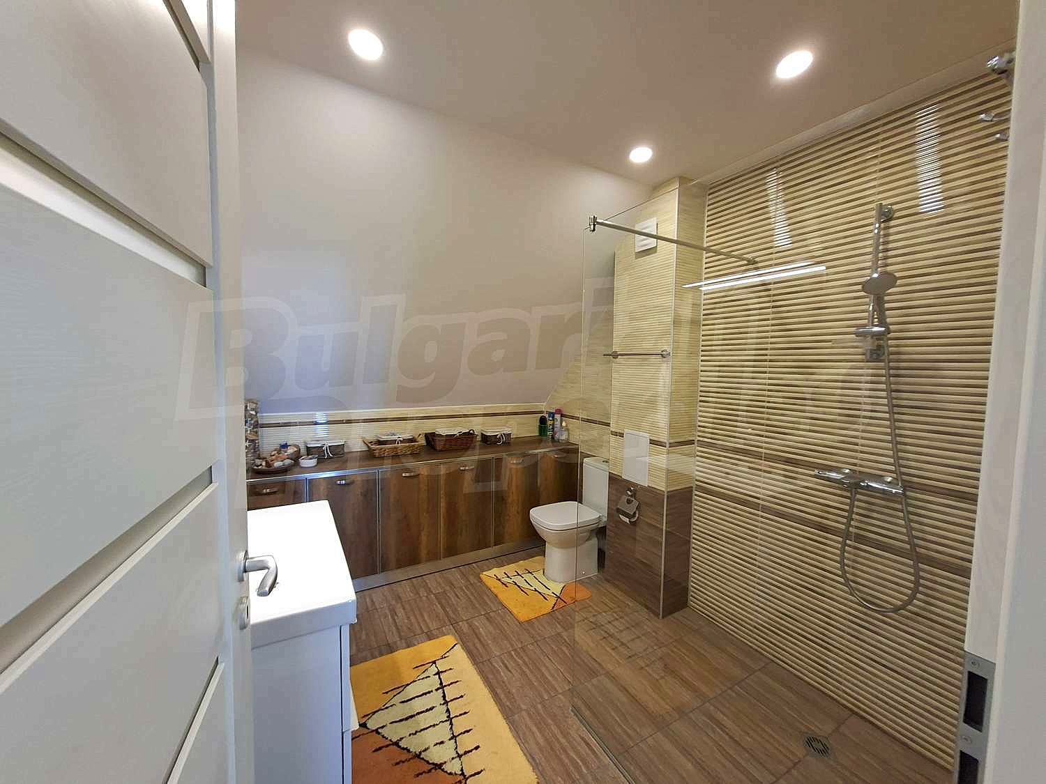 Gallery Picture 38