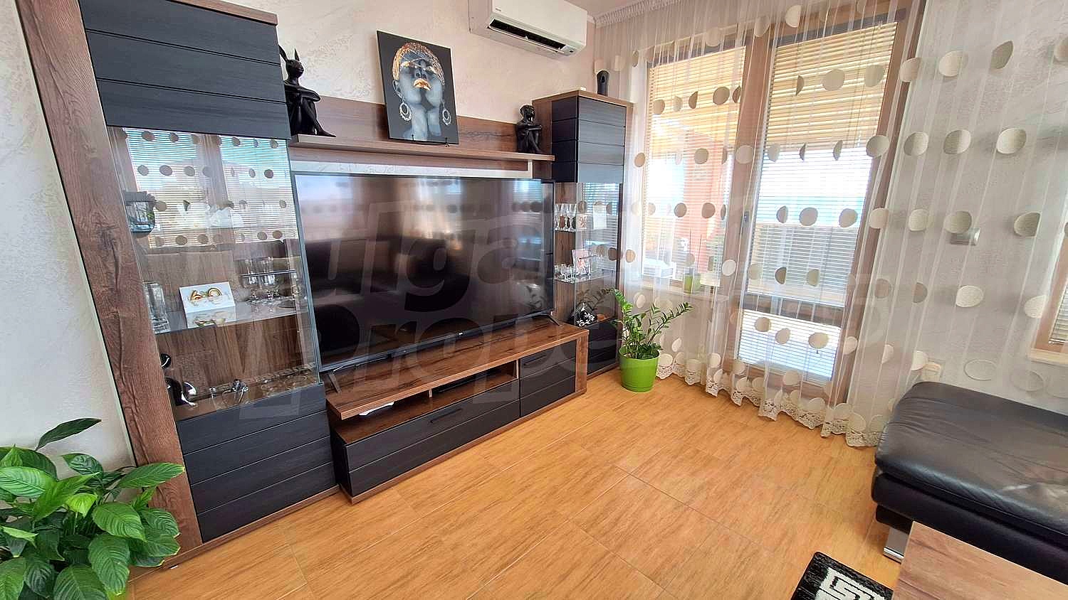 Gallery Picture 9