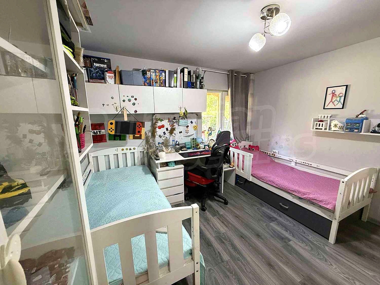 Gallery Picture 10