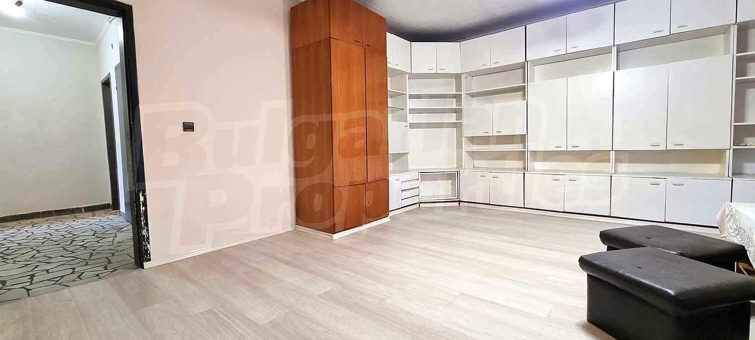 Gallery Picture 6