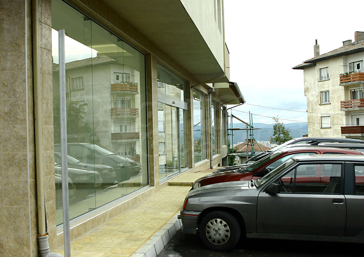 Gallery Picture 9
