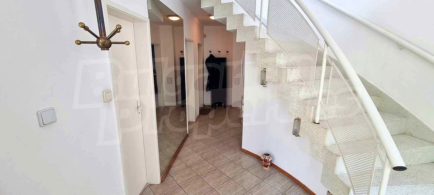 Gallery Picture 25