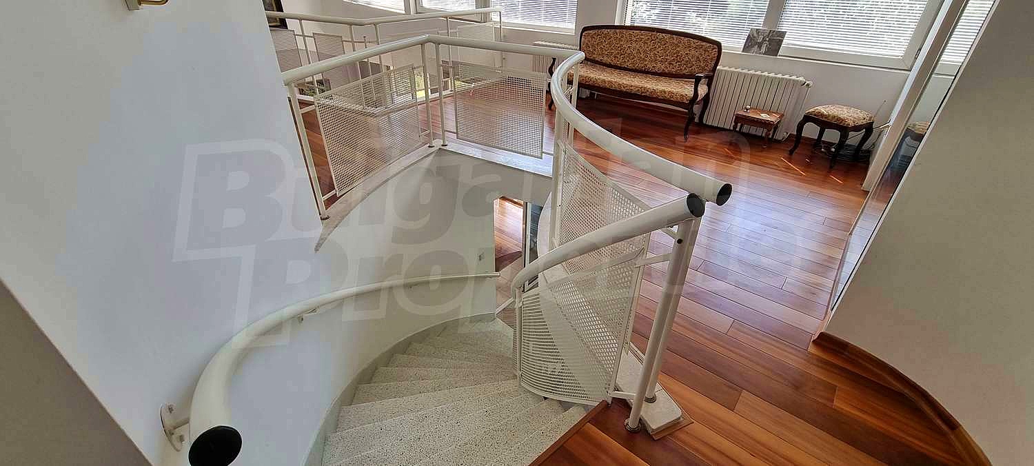 Gallery Picture 14