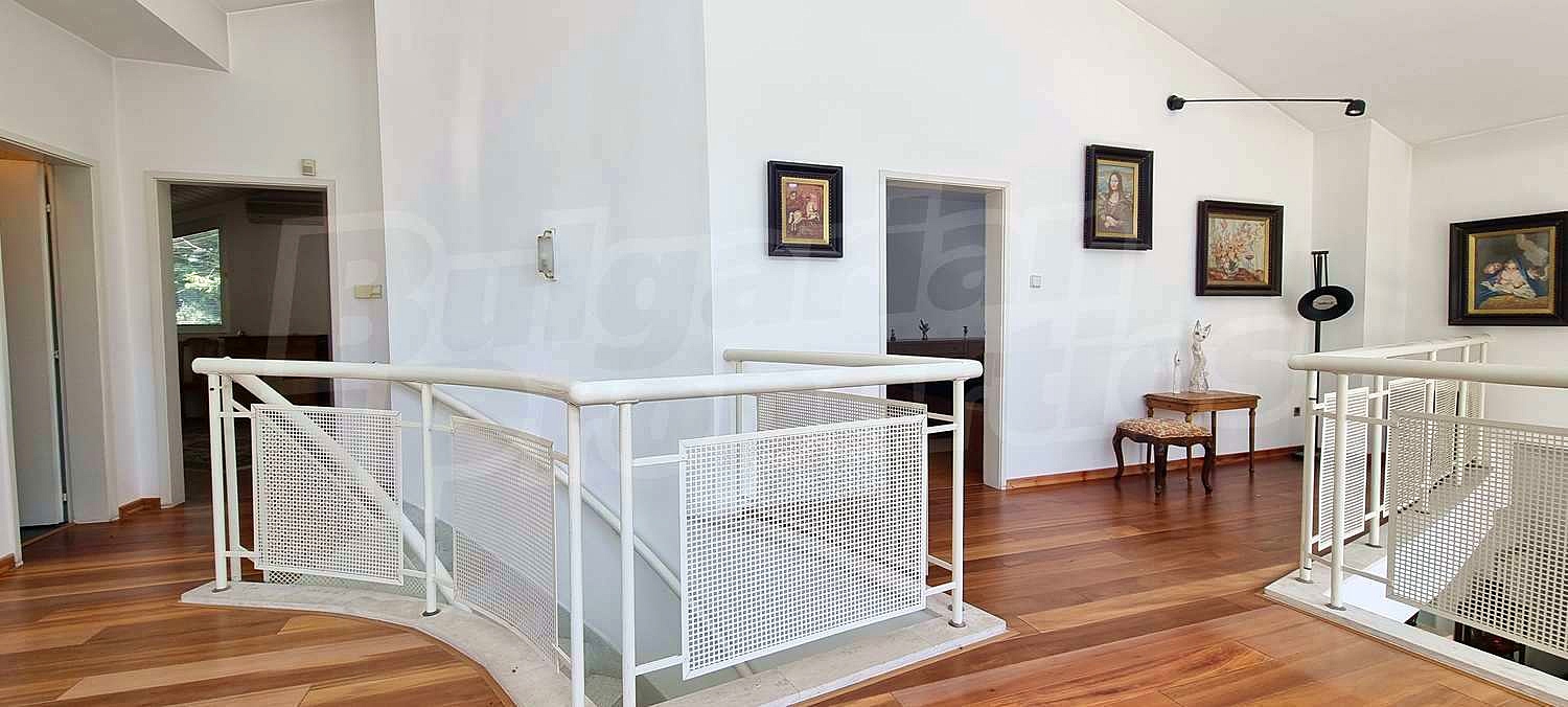 Gallery Picture 18