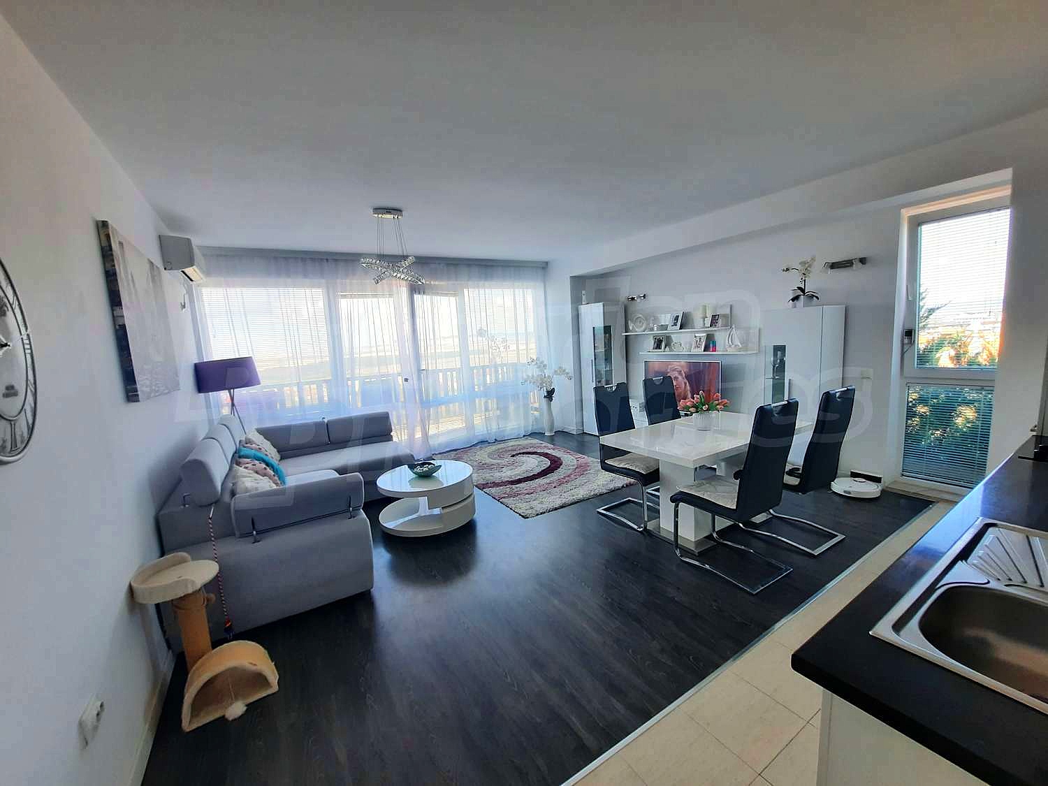 Gallery Picture 3