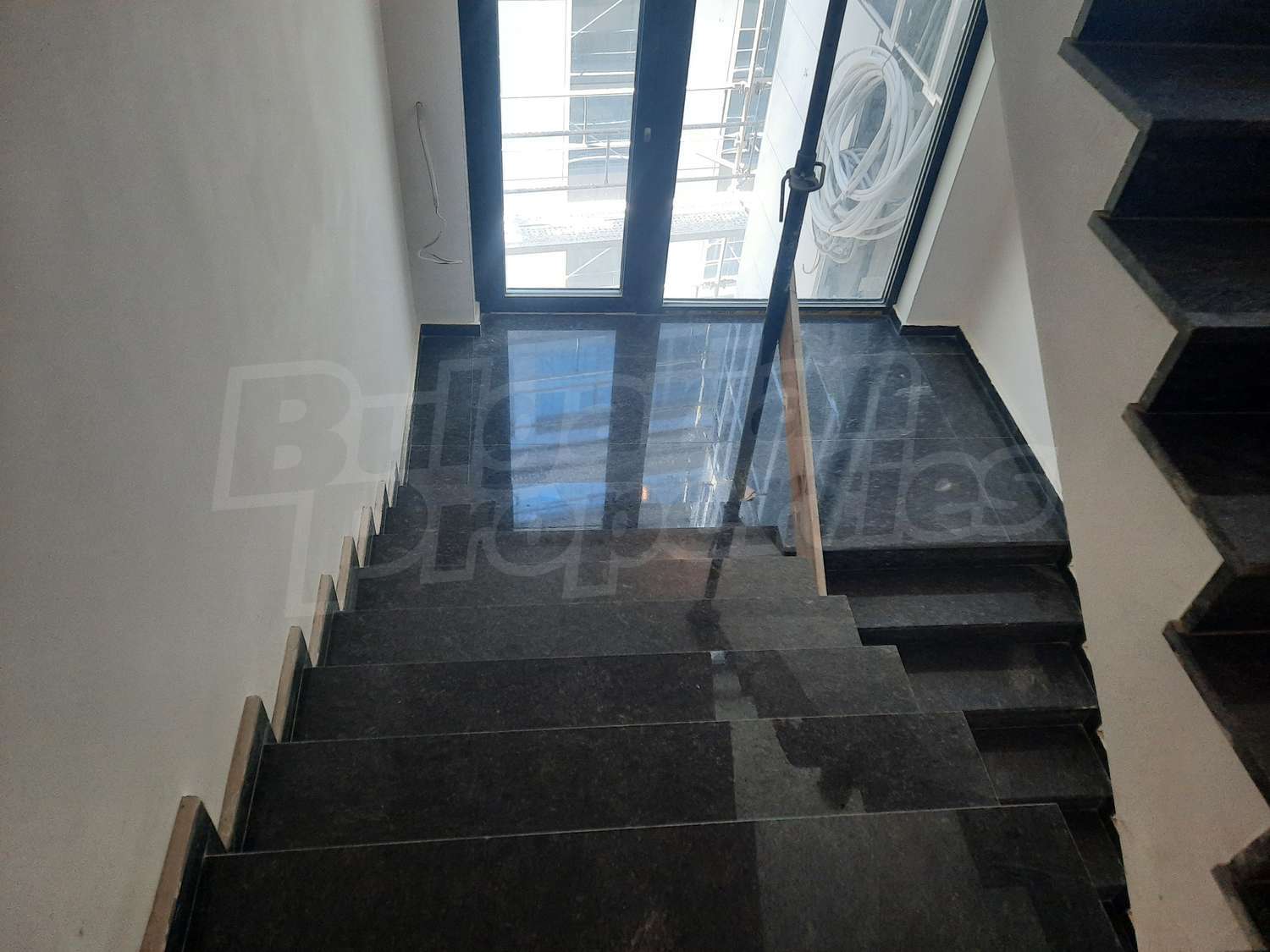 Gallery Picture 23
