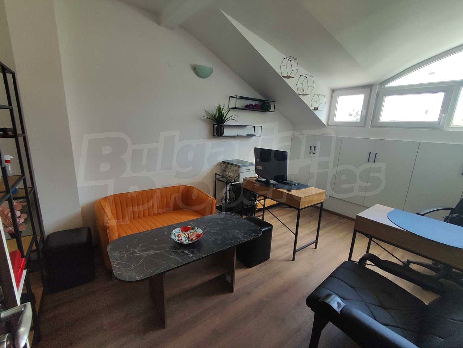 Gallery Picture 4