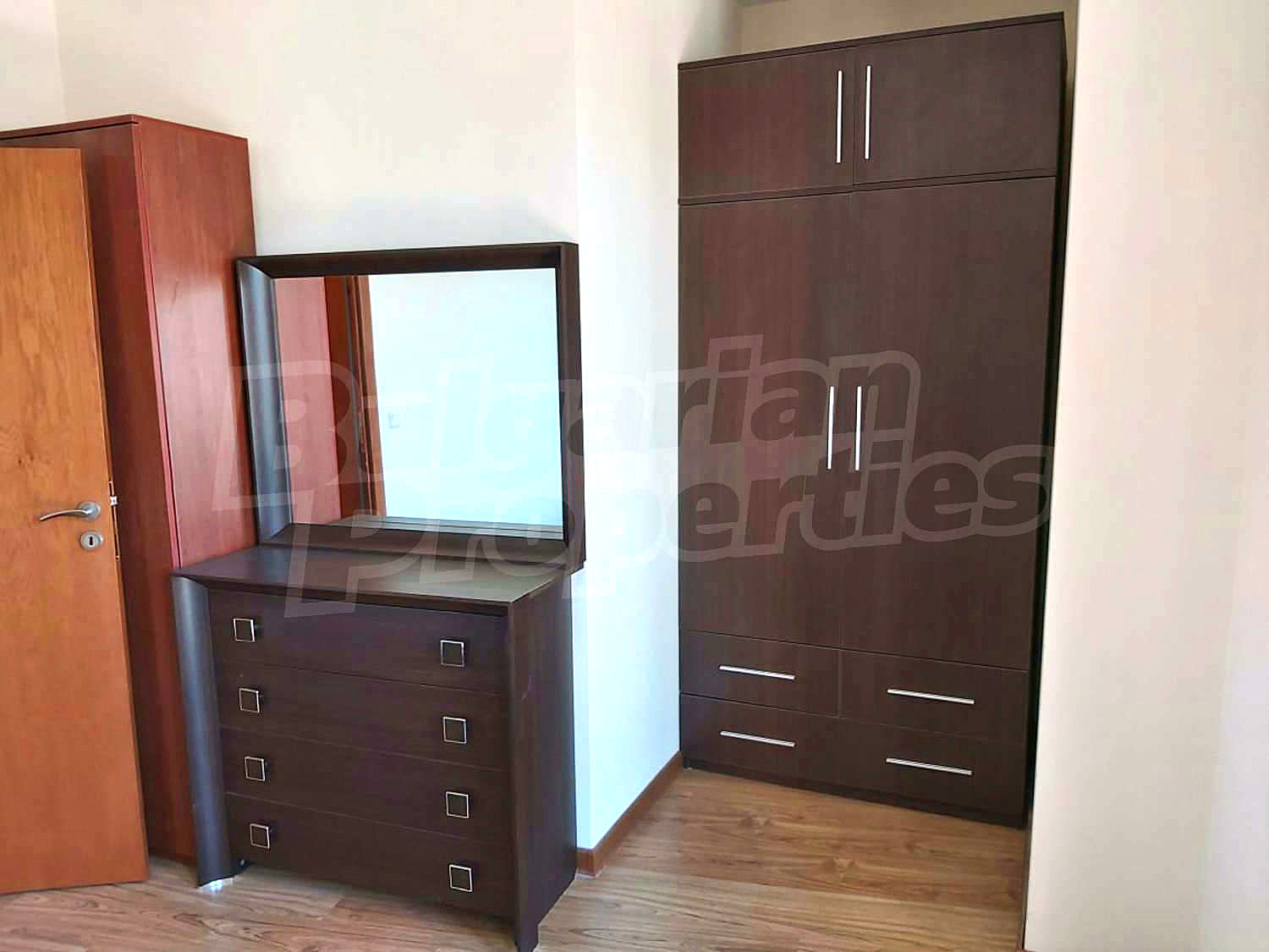 Gallery Picture 8