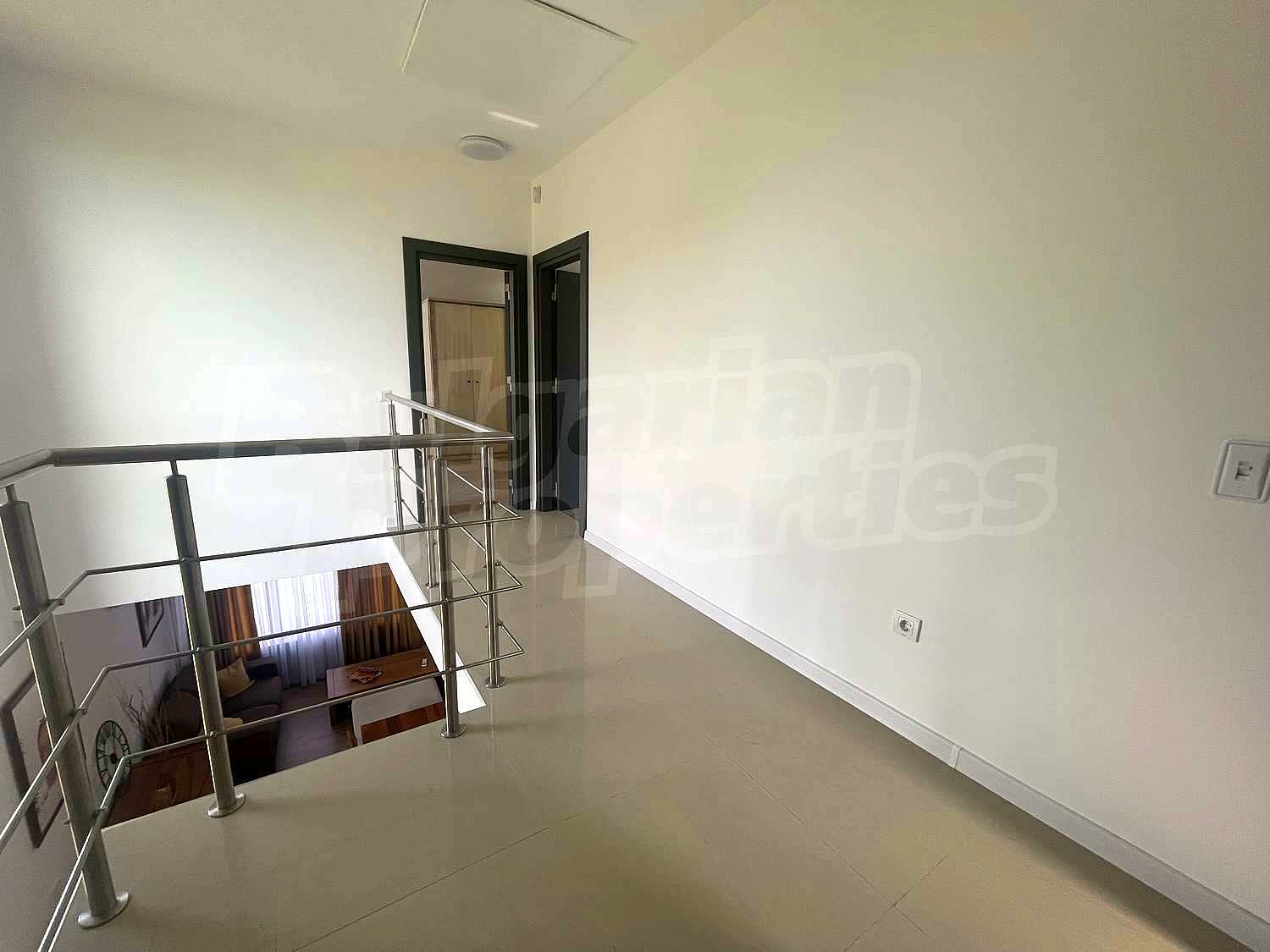 Gallery Picture 14