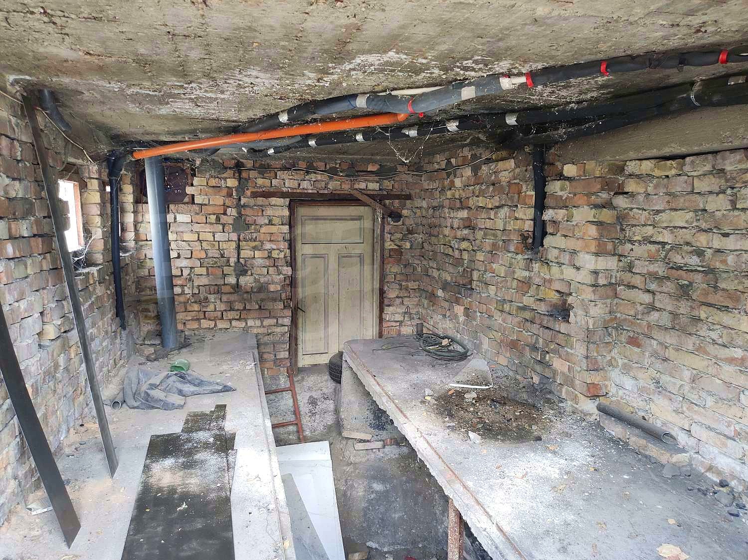 Gallery Picture 23