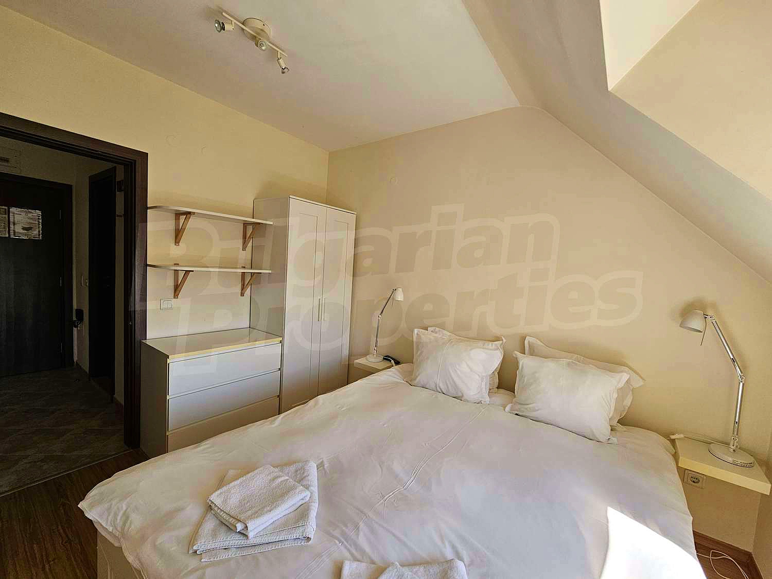 Gallery Picture 8