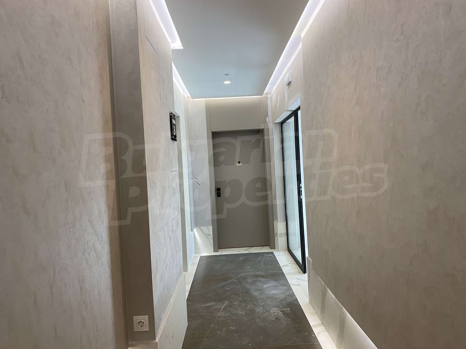 Gallery Picture 16