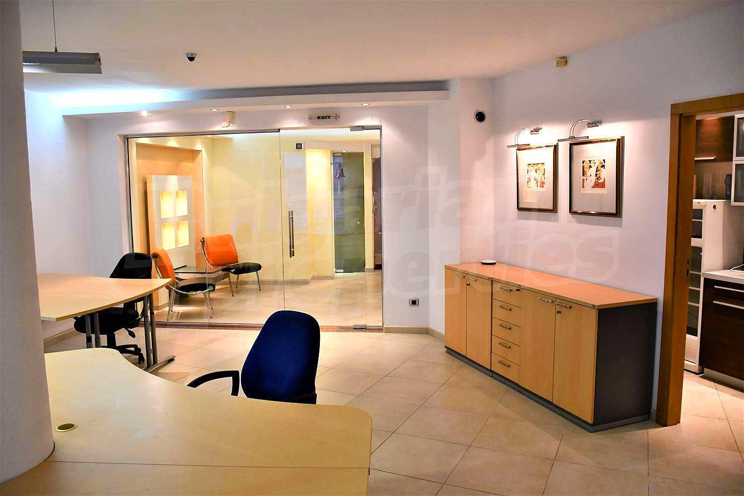 Gallery Picture 10
