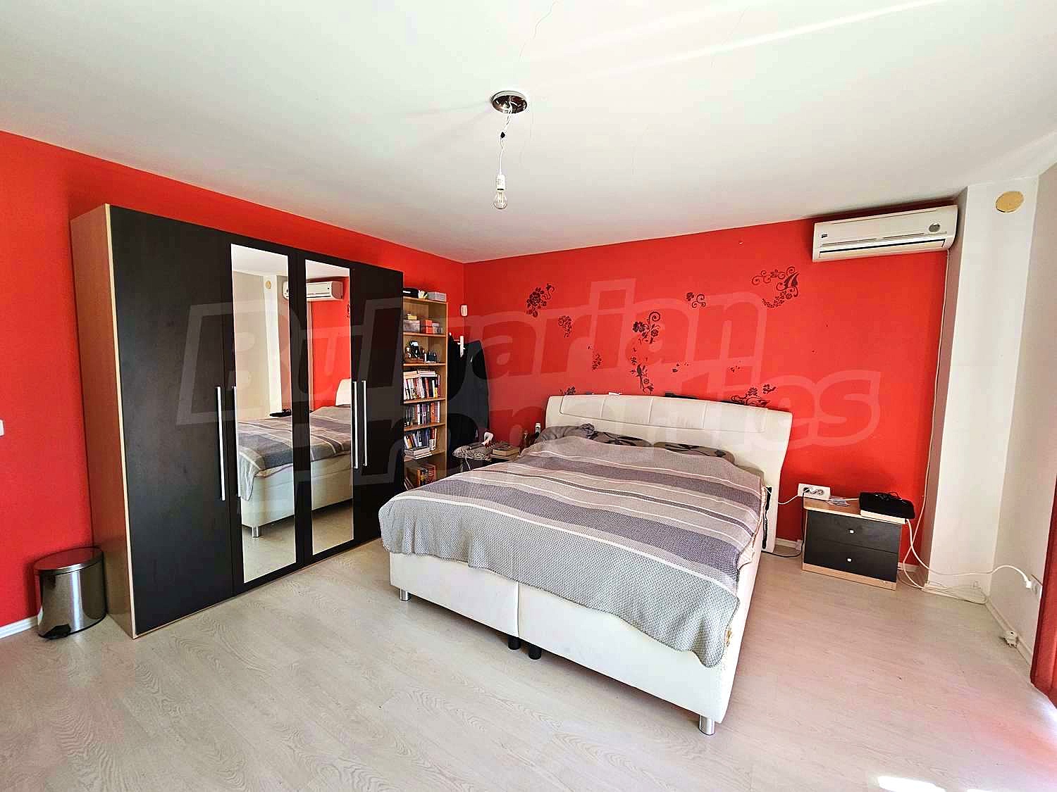 Gallery Picture 49
