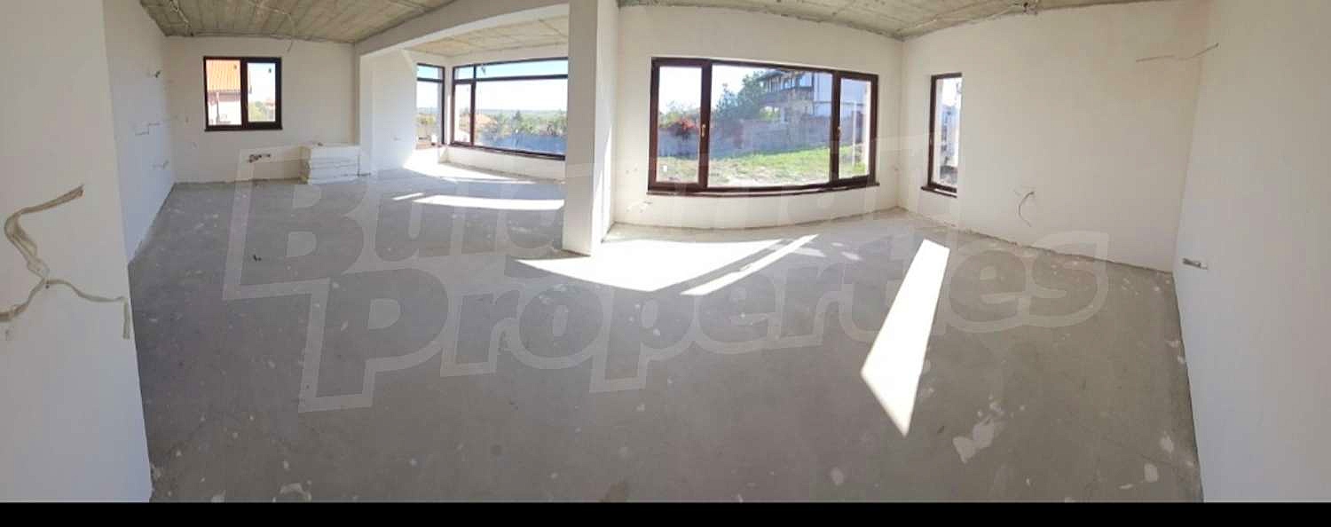 Gallery Picture 9