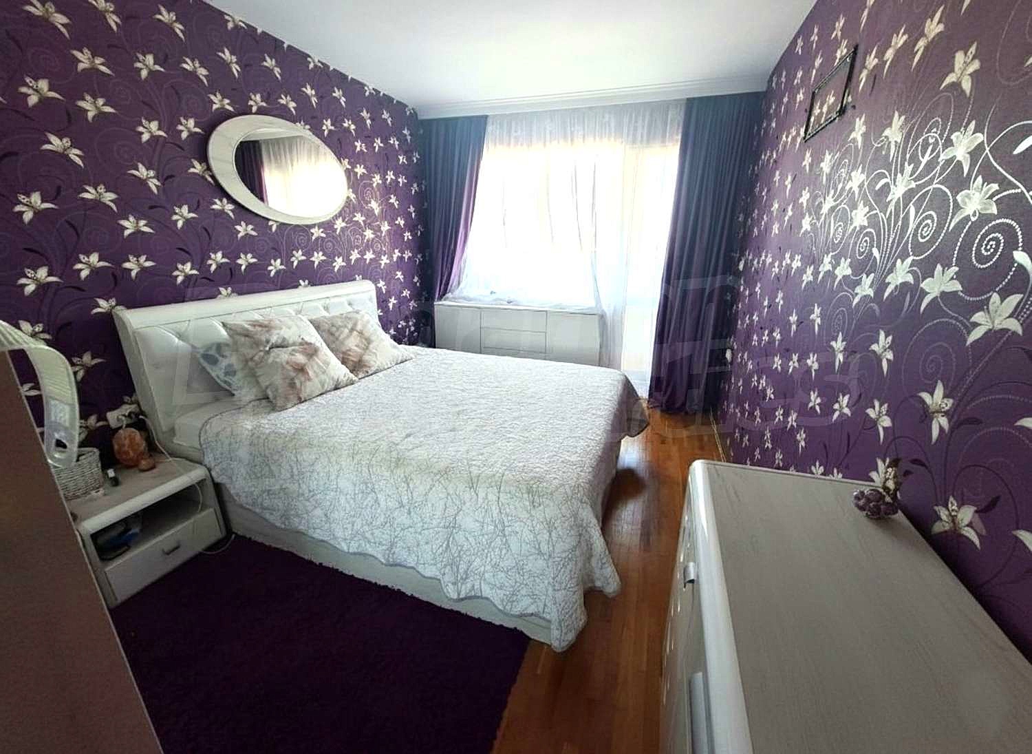 Gallery Picture 5