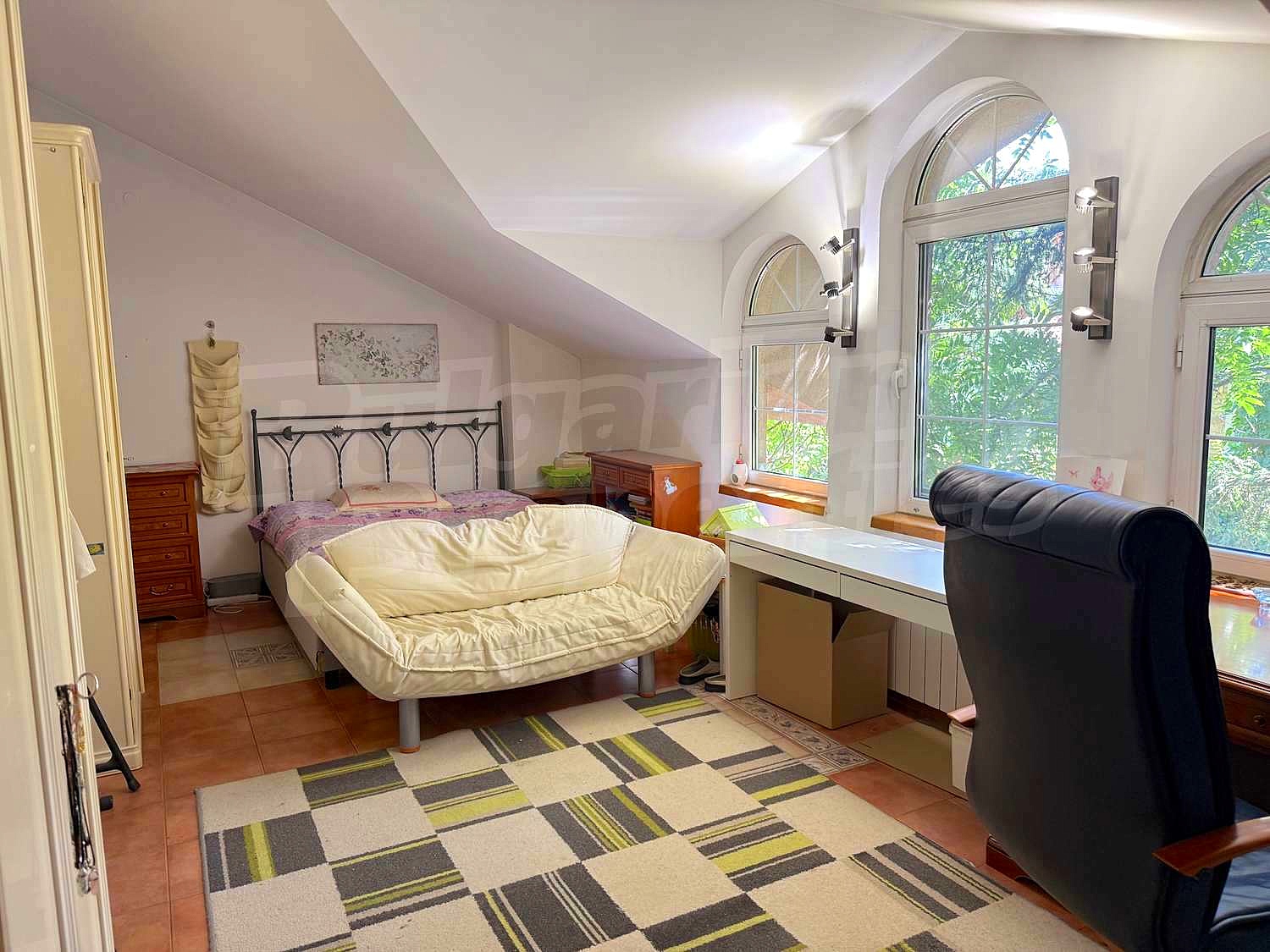 Gallery Picture 11