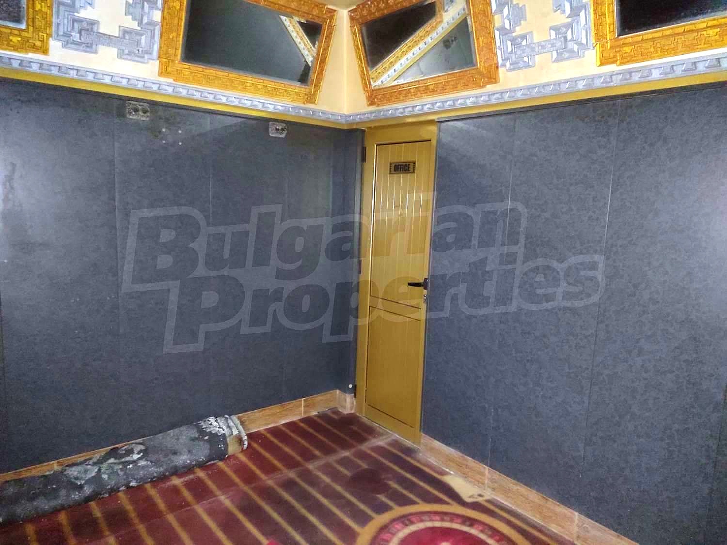 Gallery Picture 9