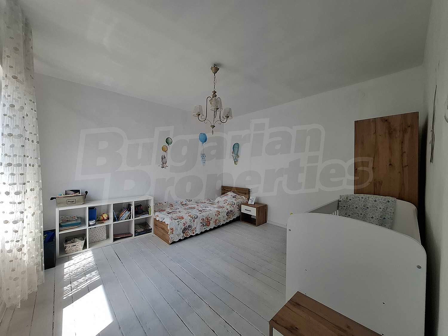 Gallery Picture 12
