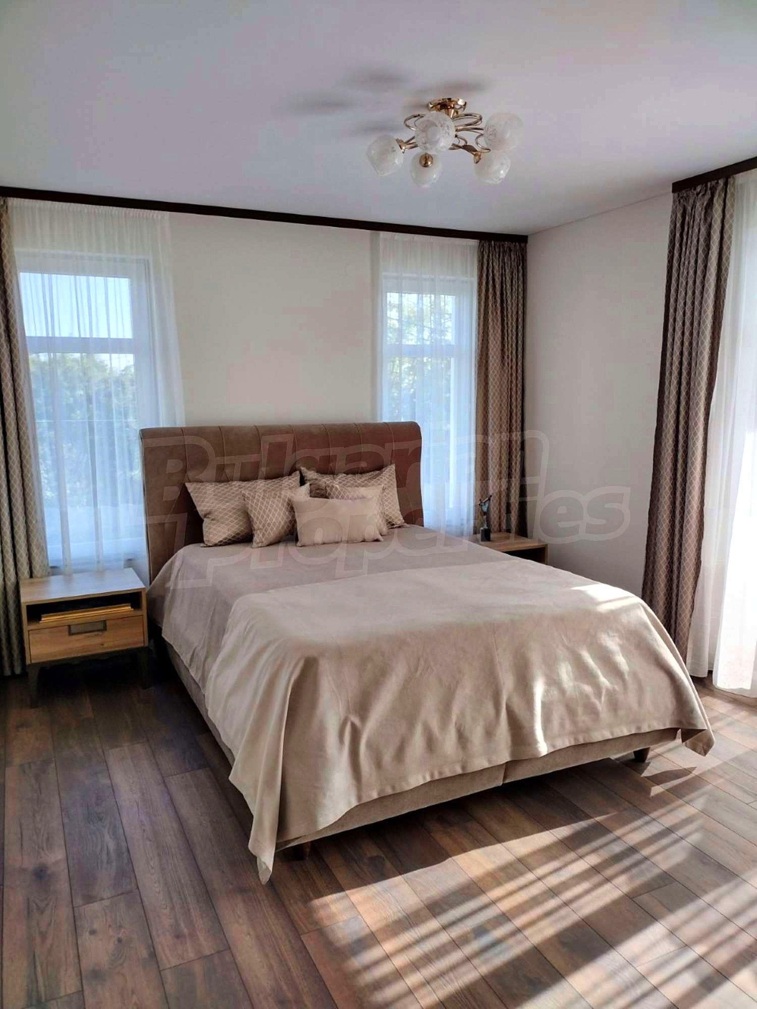 Gallery Picture 15