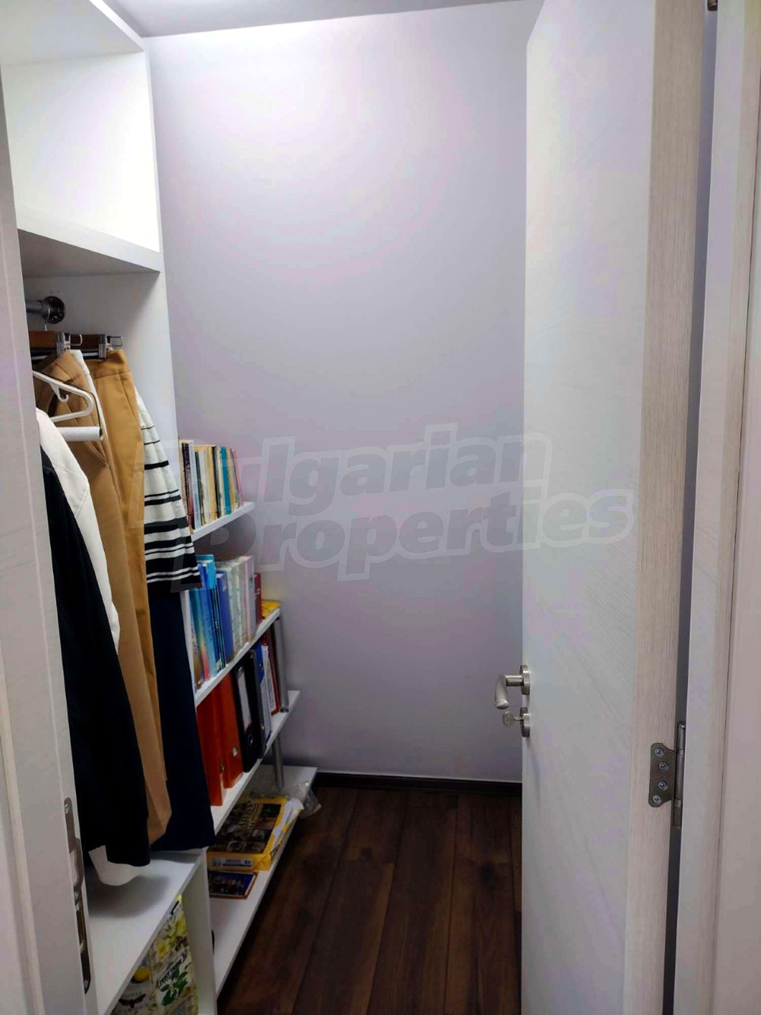 Gallery Picture 17