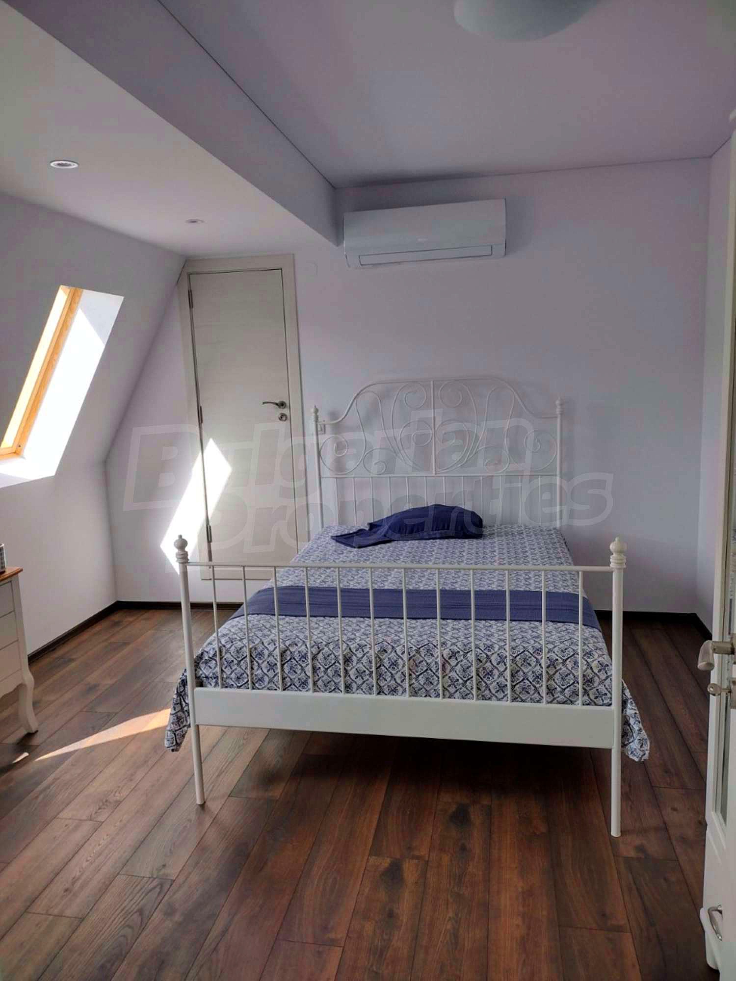 Gallery Picture 19