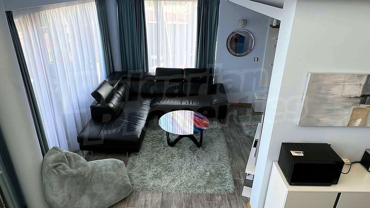 Gallery Picture 11