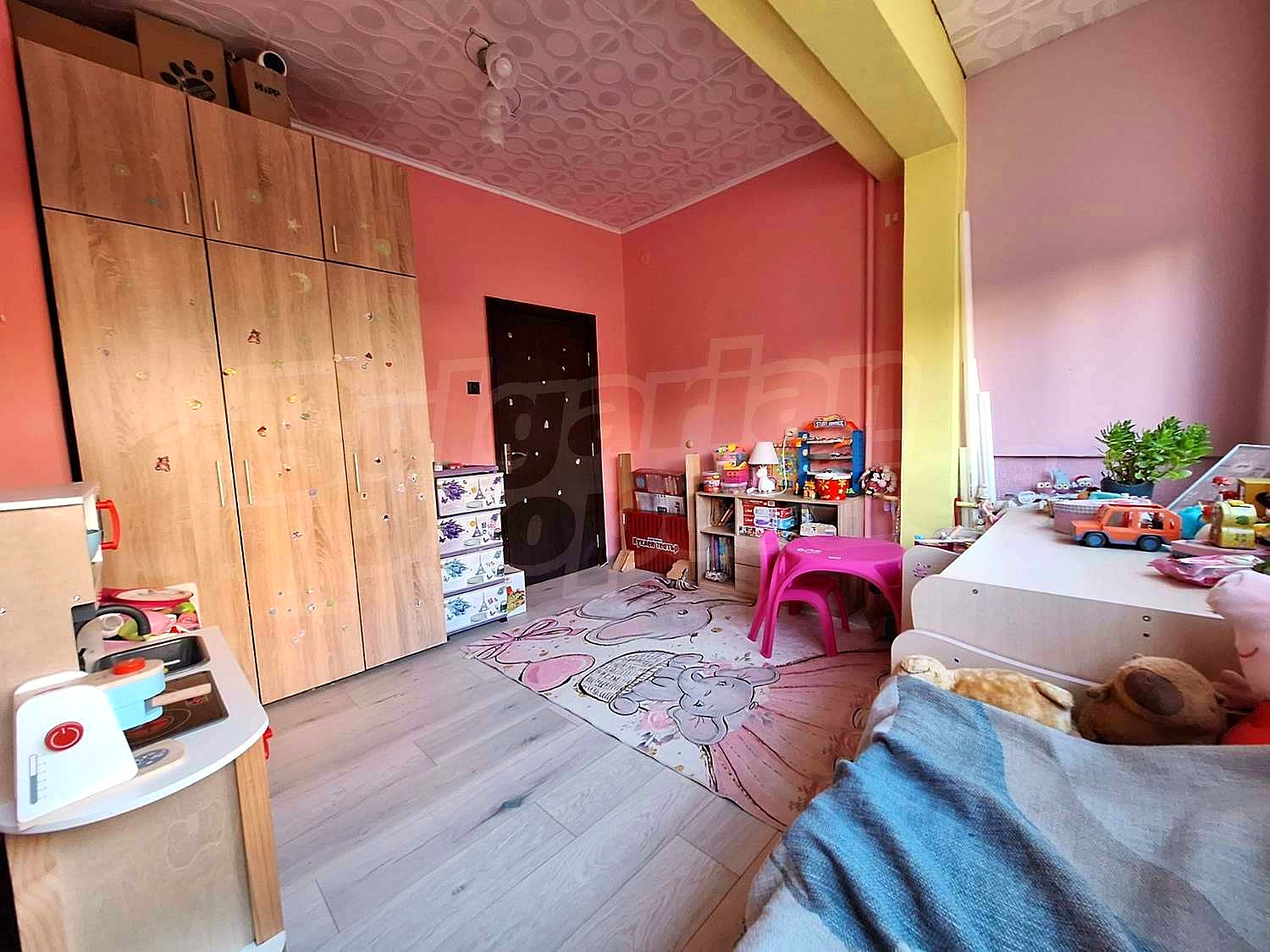 Gallery Picture 10