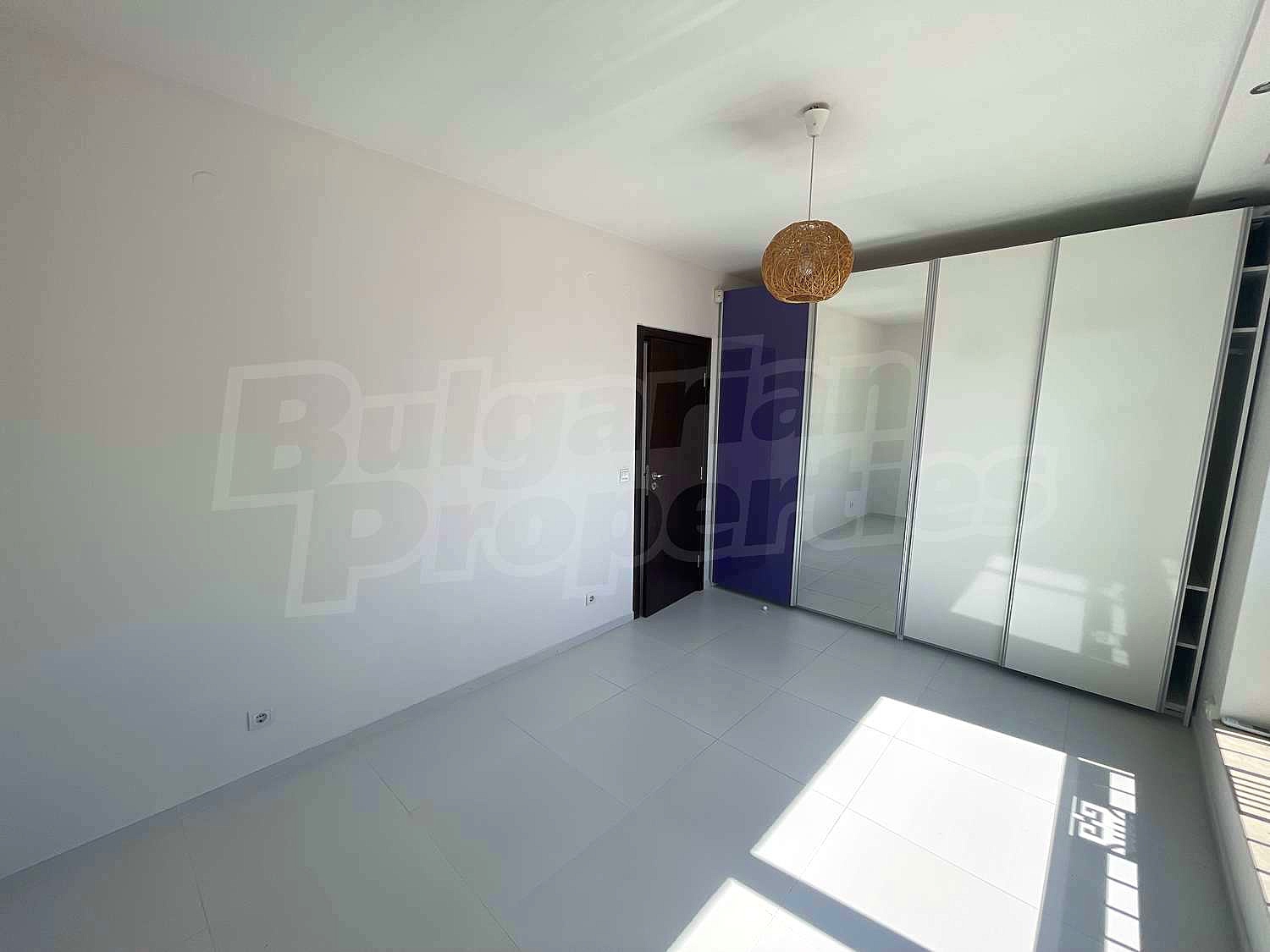 Gallery Picture 33
