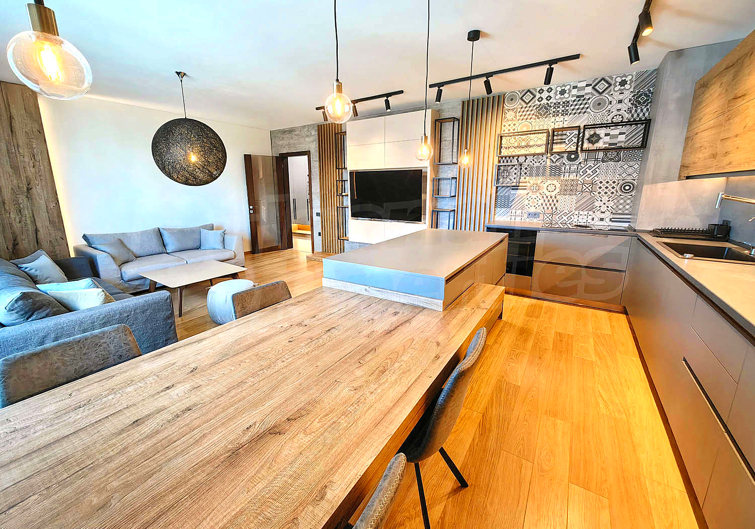 Gallery Picture 2