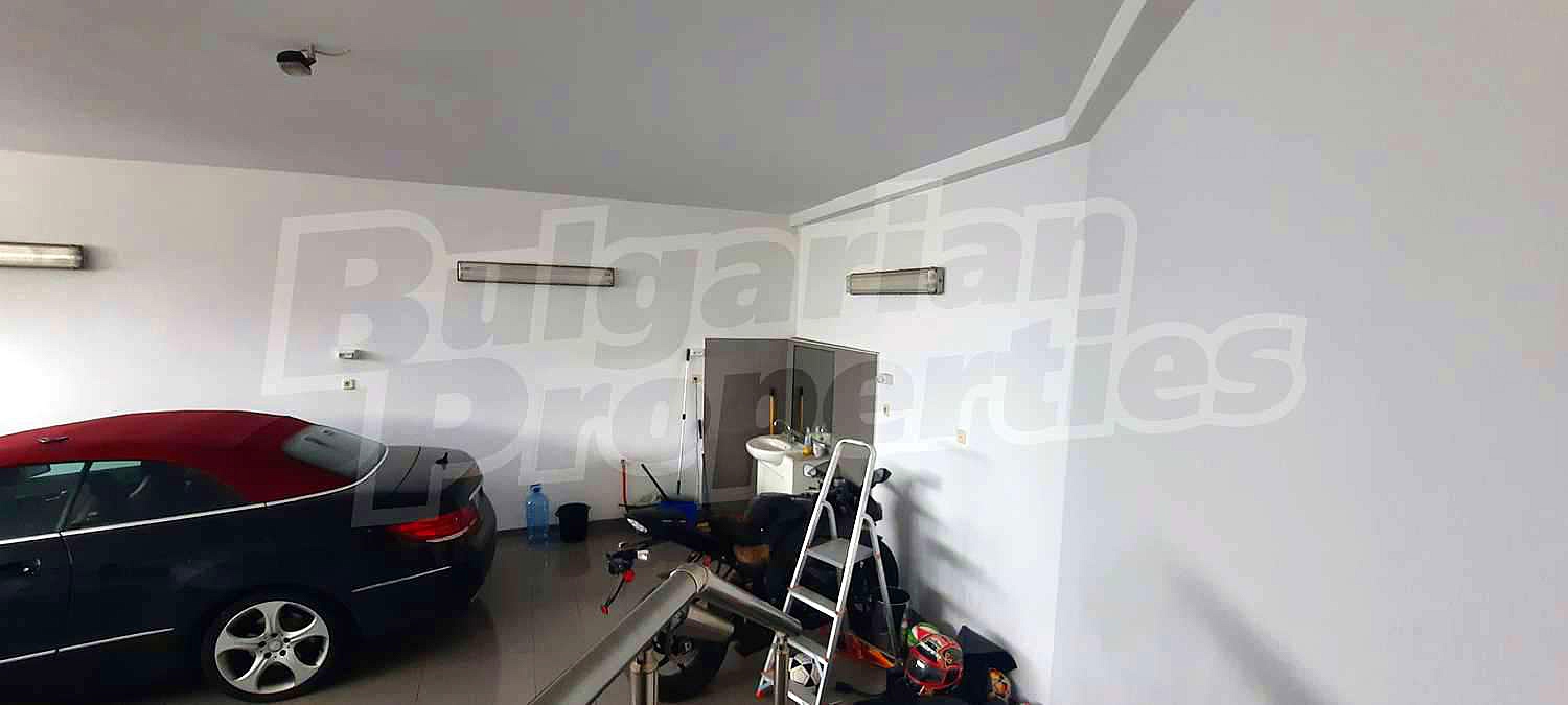 Gallery Picture 16