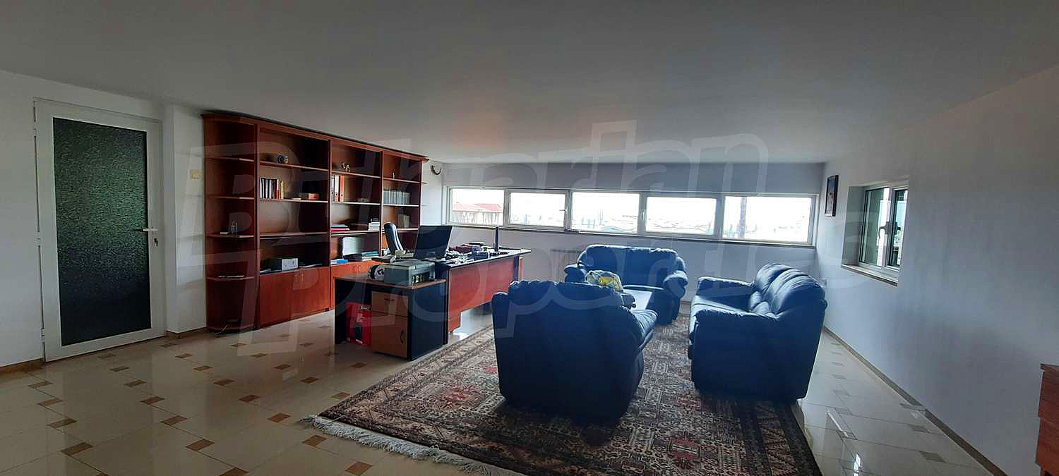 Gallery Picture 6