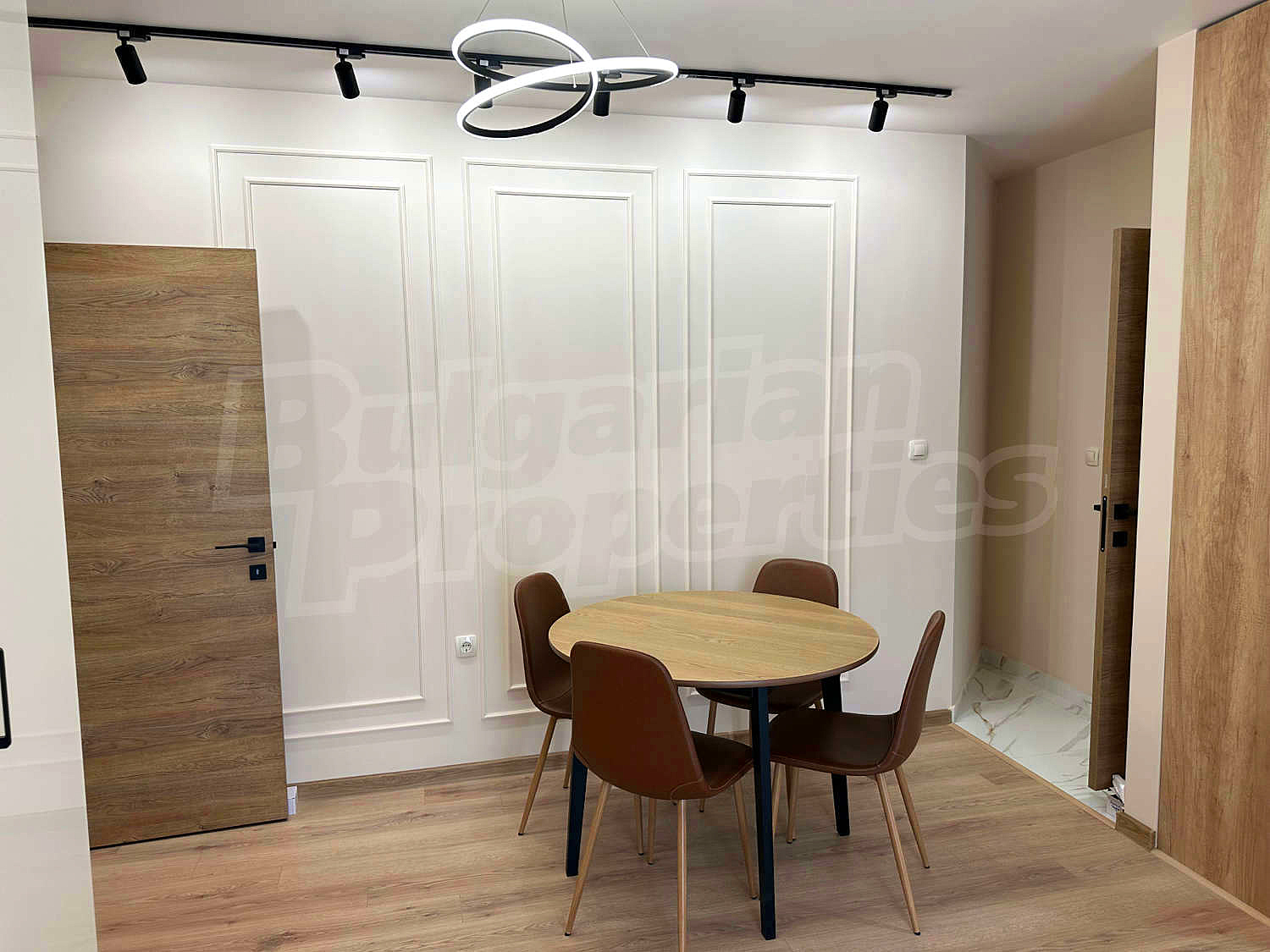 Gallery Picture 4