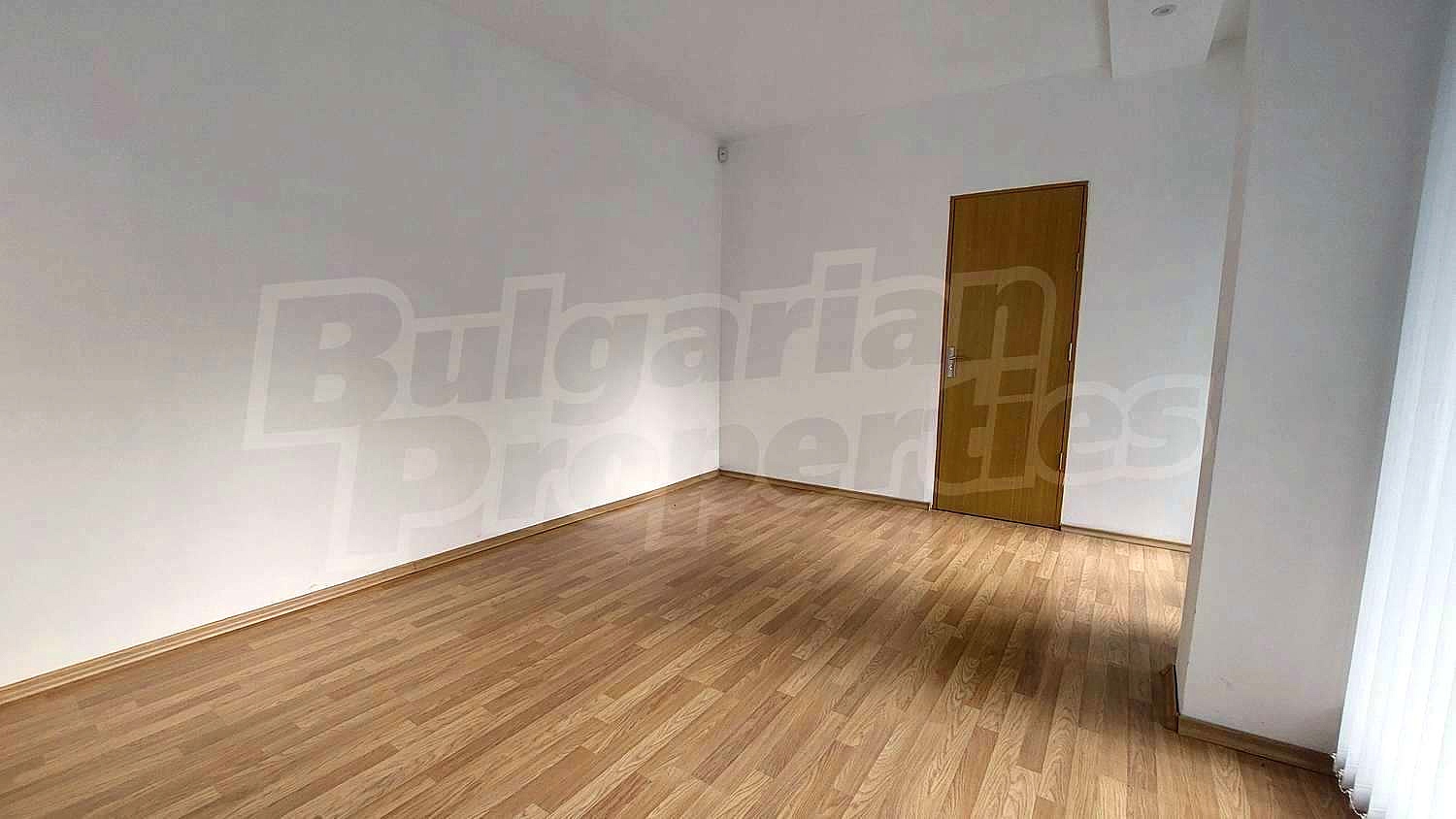 Gallery Picture 4