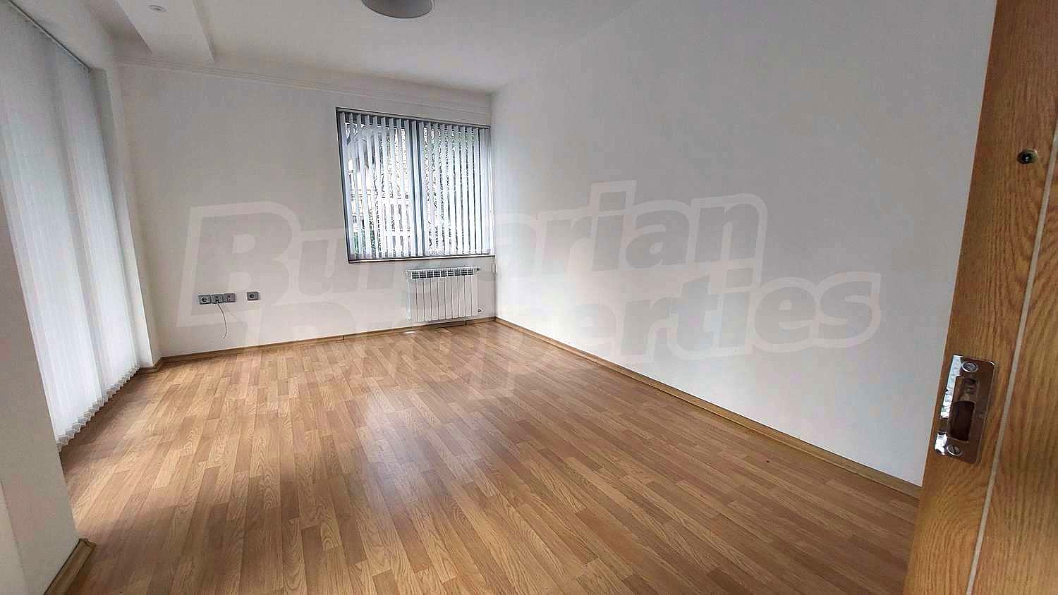 Gallery Picture 3