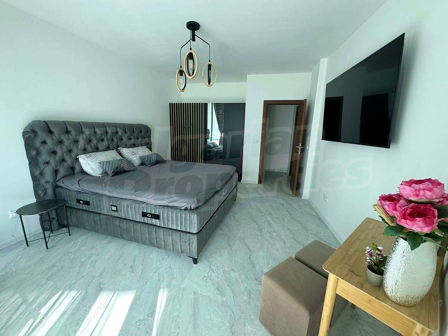 Gallery Picture 11