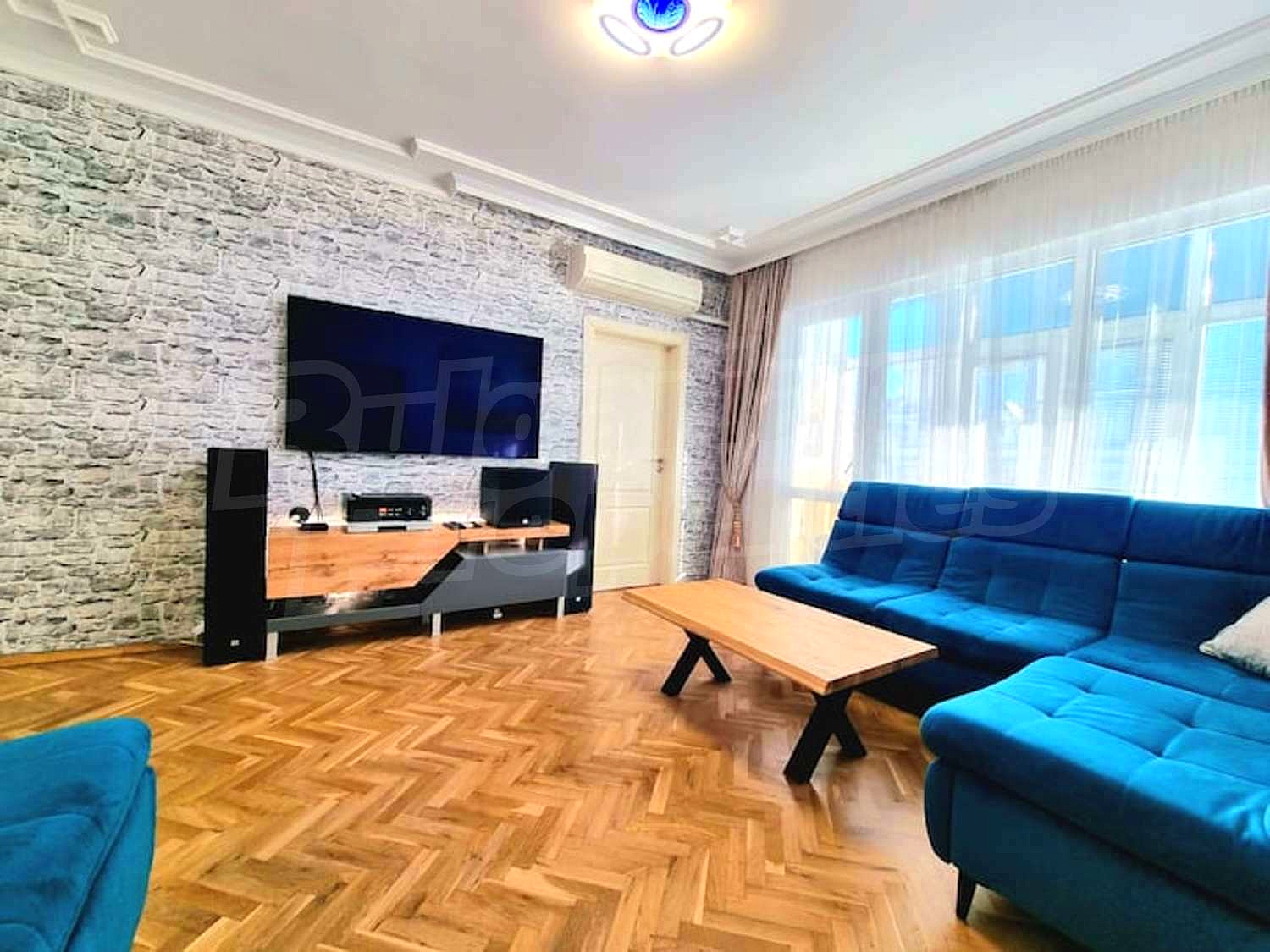 Gallery Picture 3