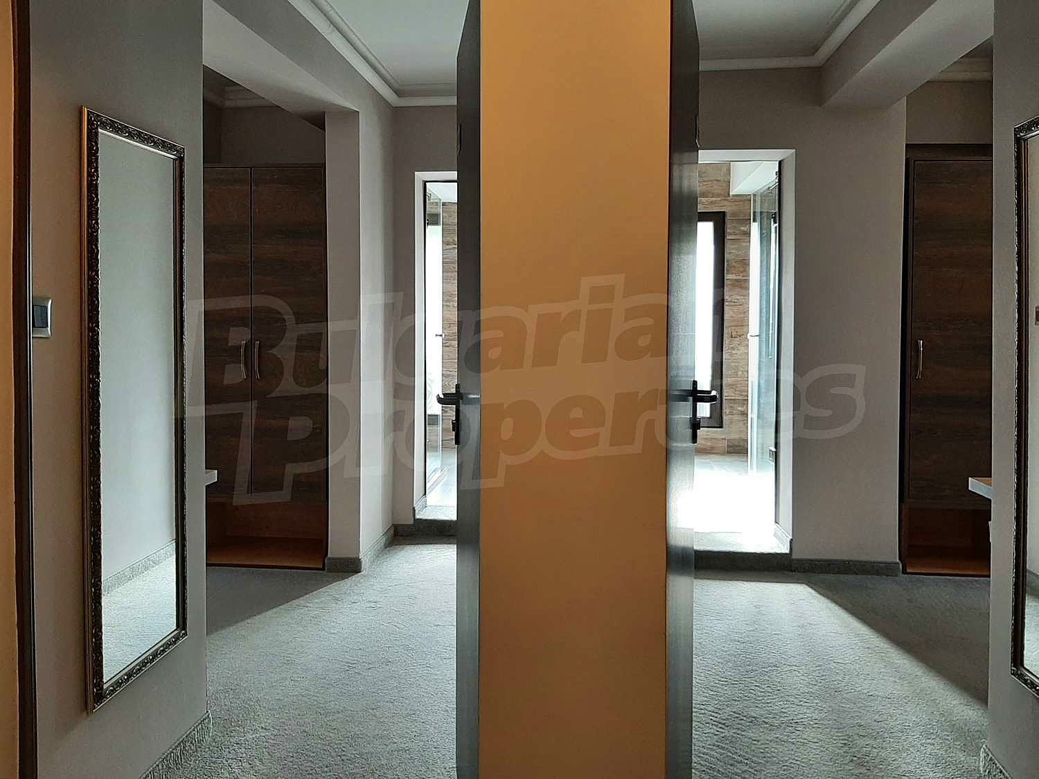 Gallery Picture 30