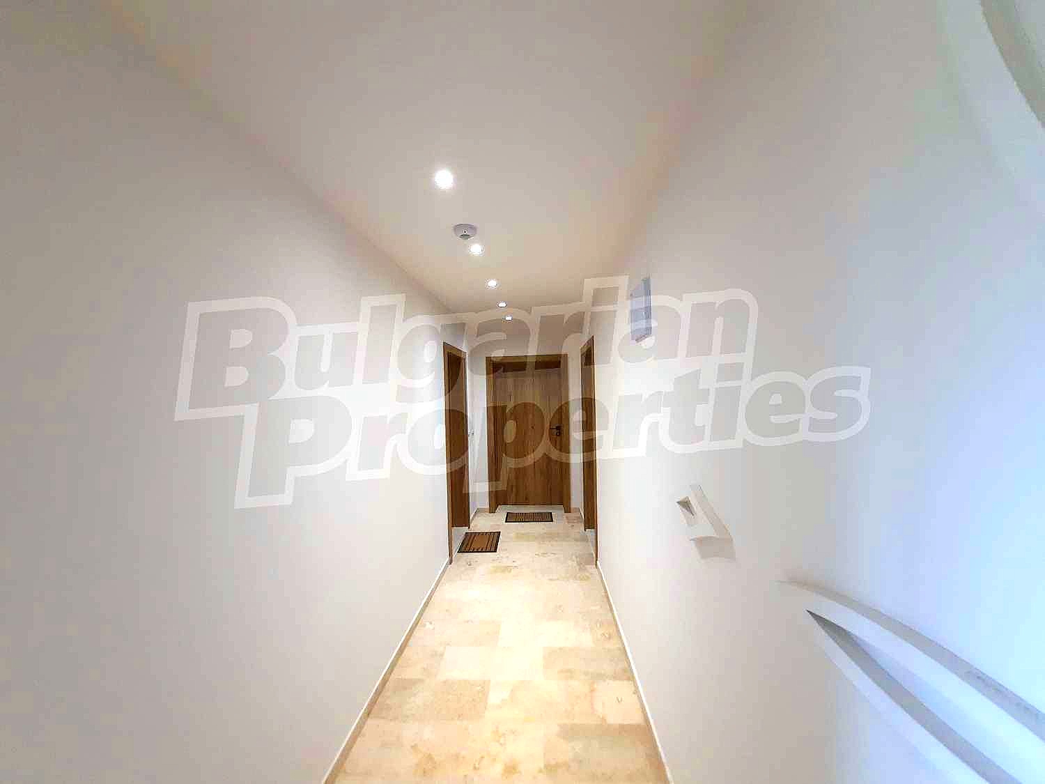 Gallery Picture 17