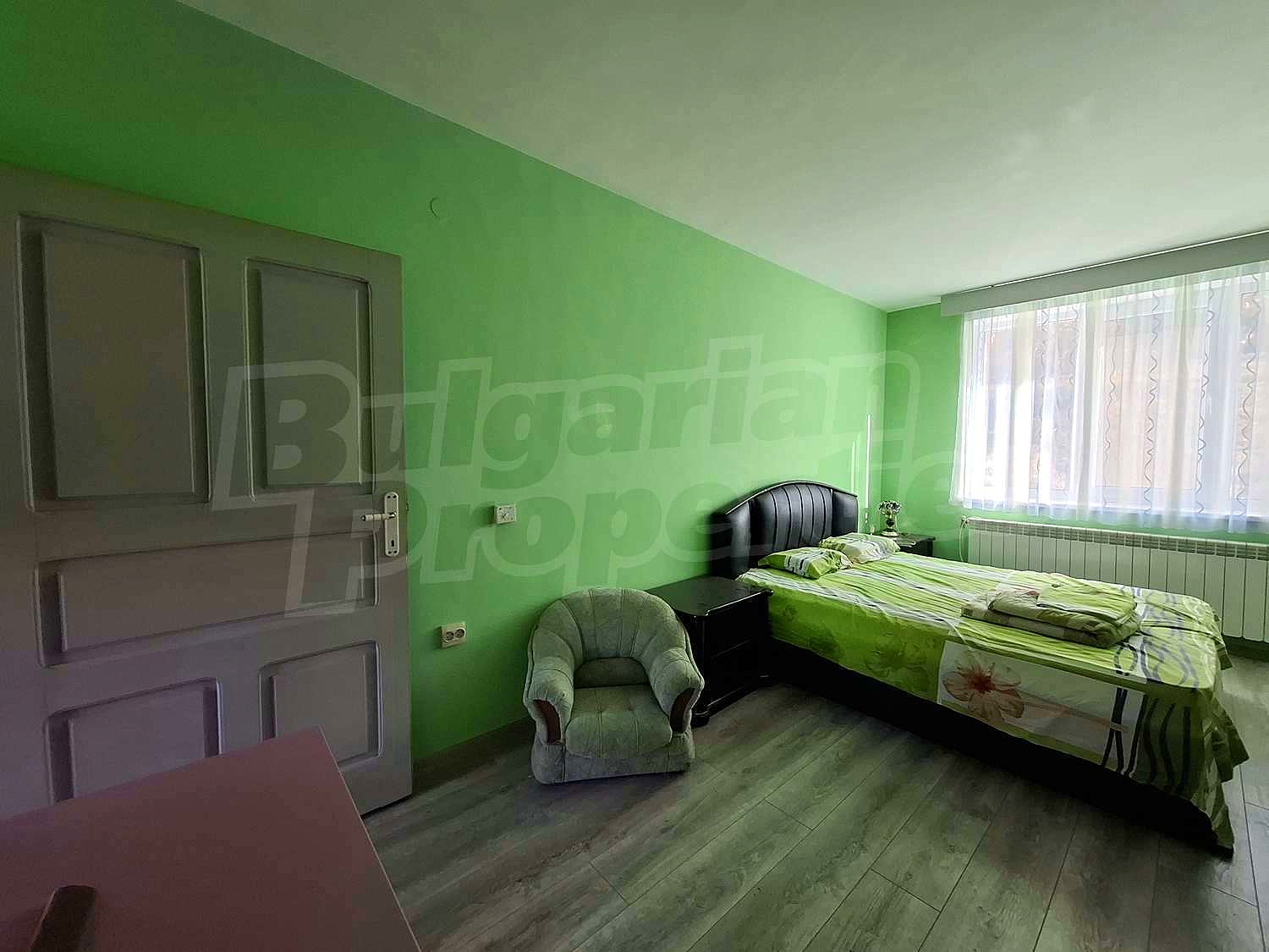 Gallery Picture 23