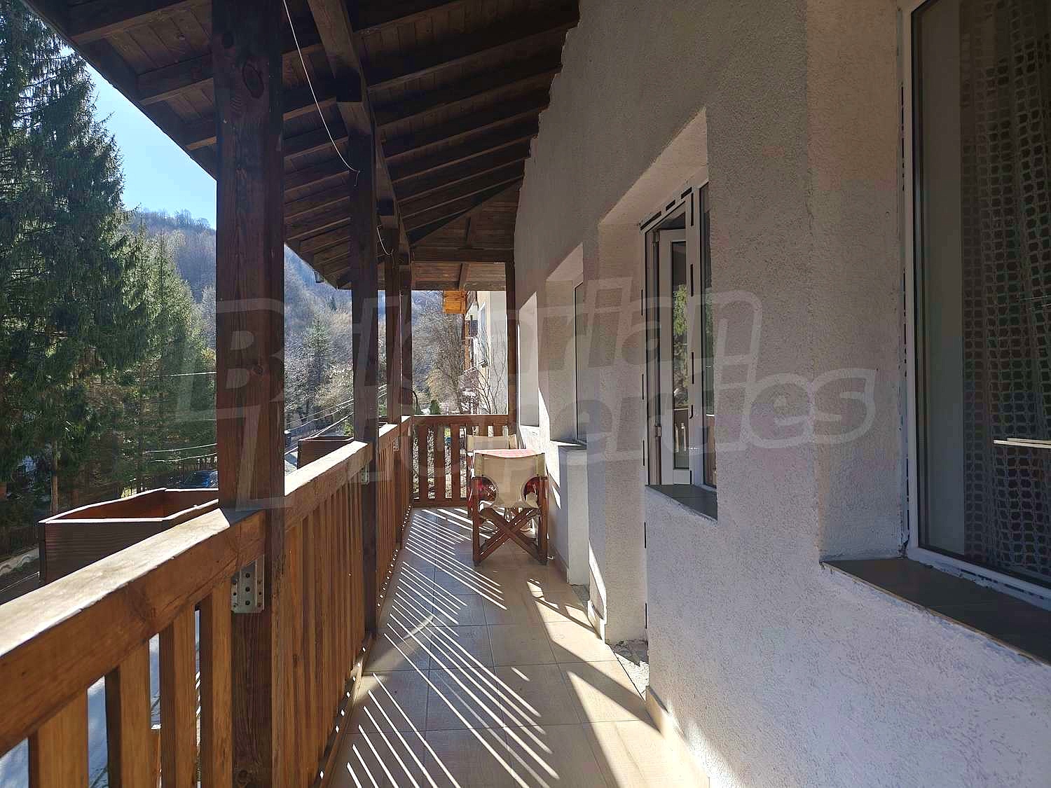 Gallery Picture 28